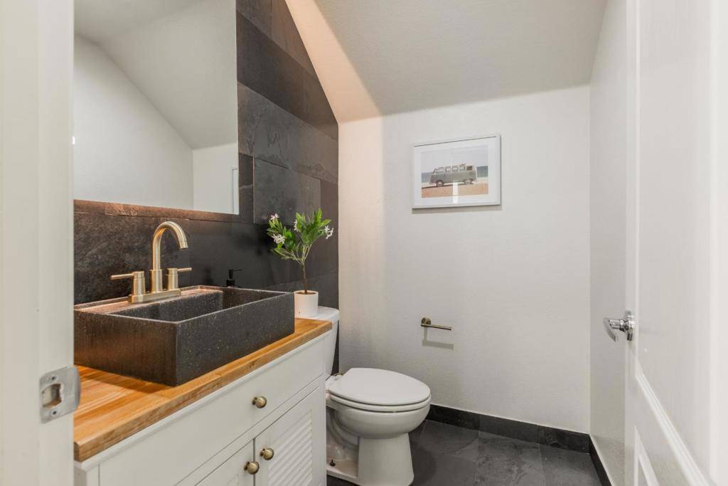 Hayward, CA 94545,1591 Glenn ST