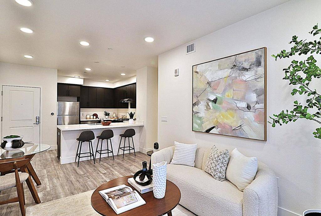 Fremont, CA 94539,42111 Osgood RD #206