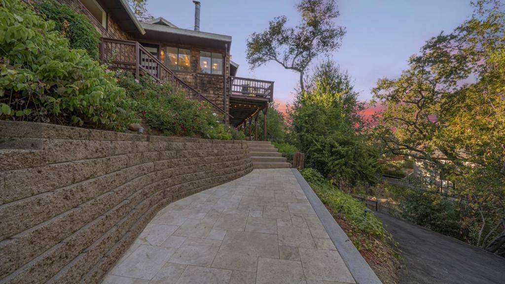 Los Gatos, CA 95030,52 Jackson ST