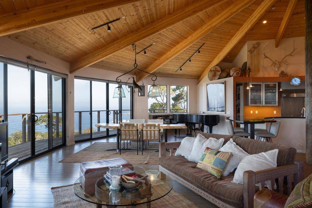 Carmel, CA 93923,209 Crest RD