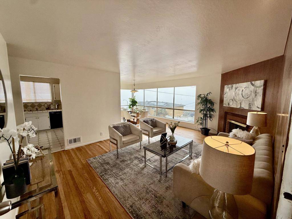 Daly City, CA 94015,95 Clearview DR