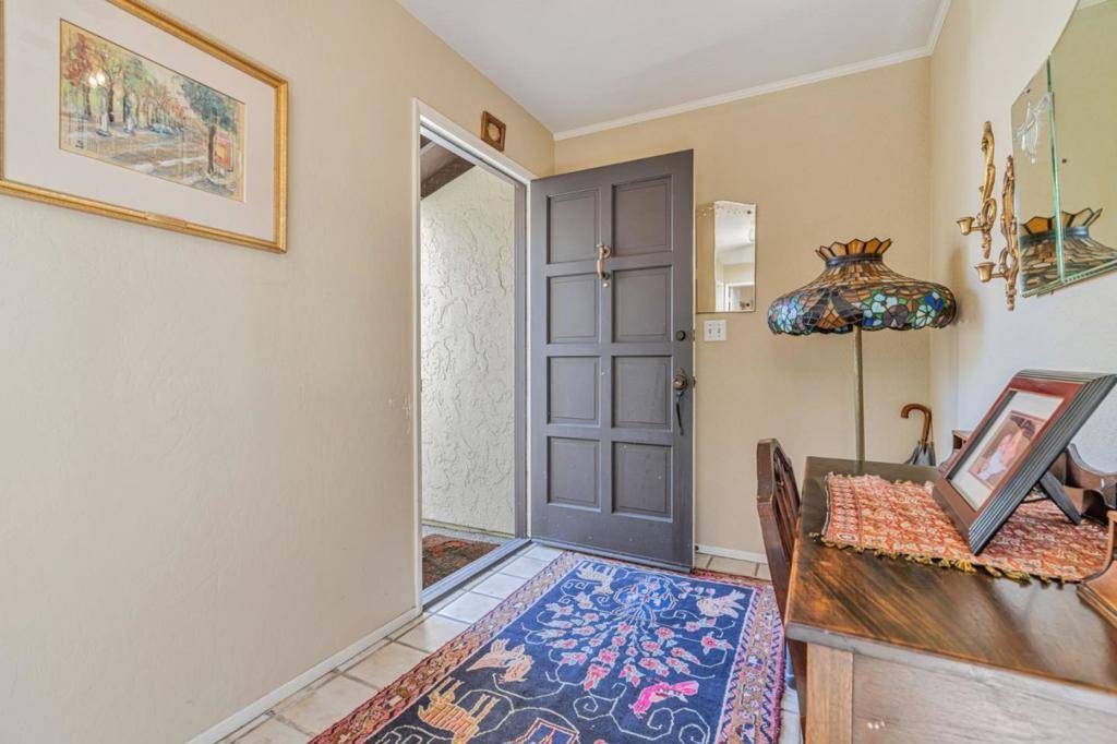 Menlo Park, CA 94025,2445 Sharon Oaks DR