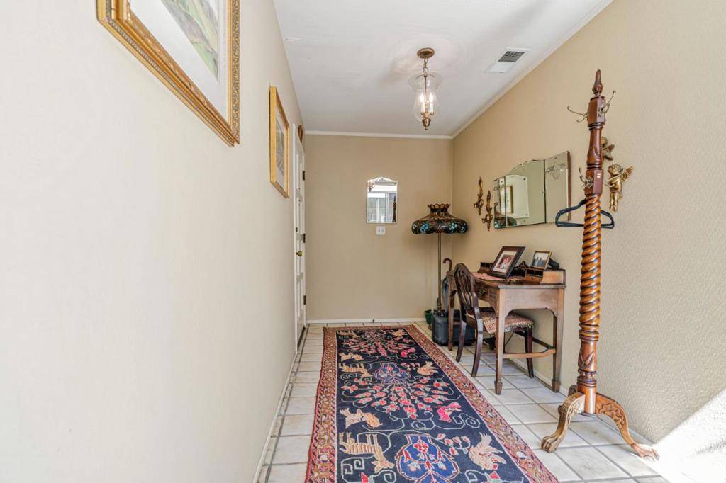 Menlo Park, CA 94025,2445 Sharon Oaks DR