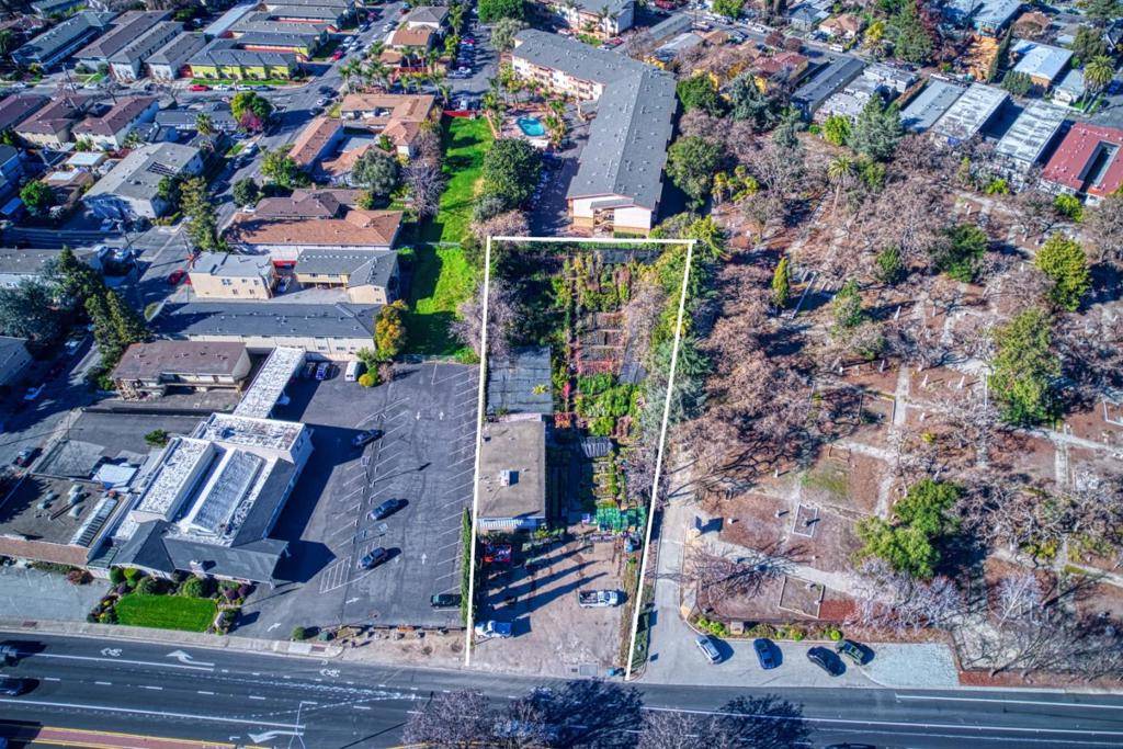 Redwood City, CA 94061,332 Woodside RD