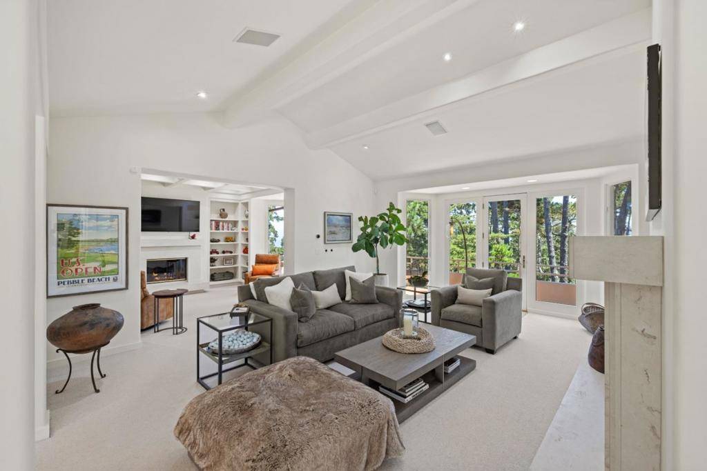 Pebble Beach, CA 93953,4043 Costado RD
