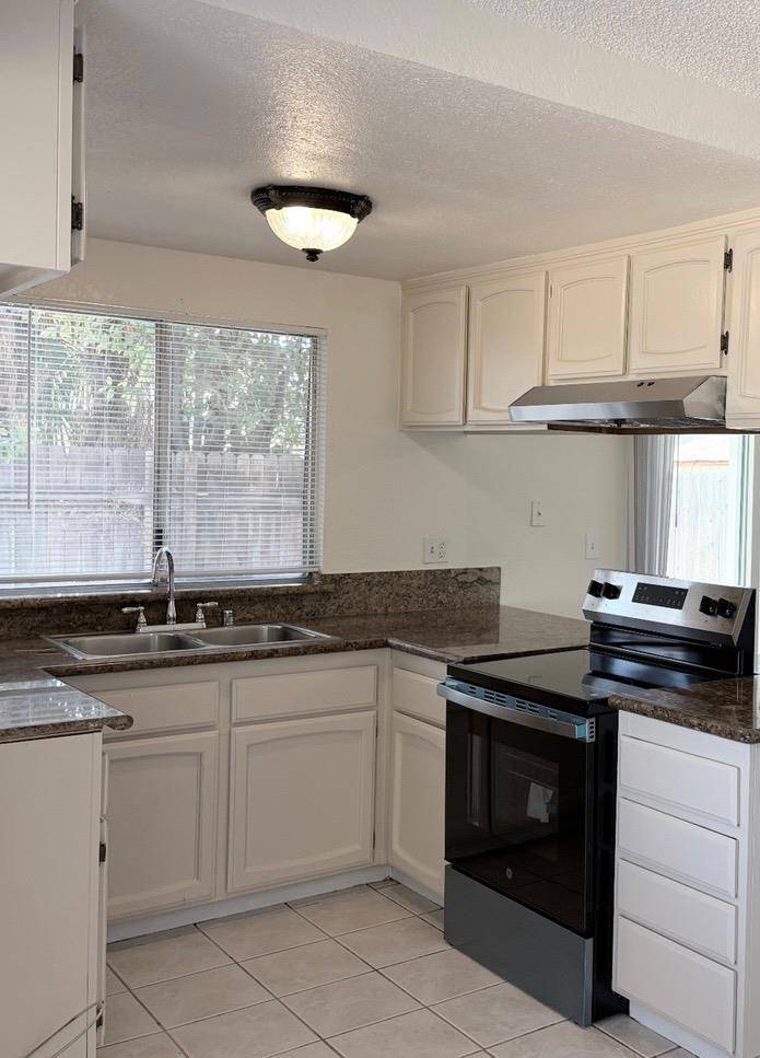 Sacramento, CA 95823,3765 Samos WAY