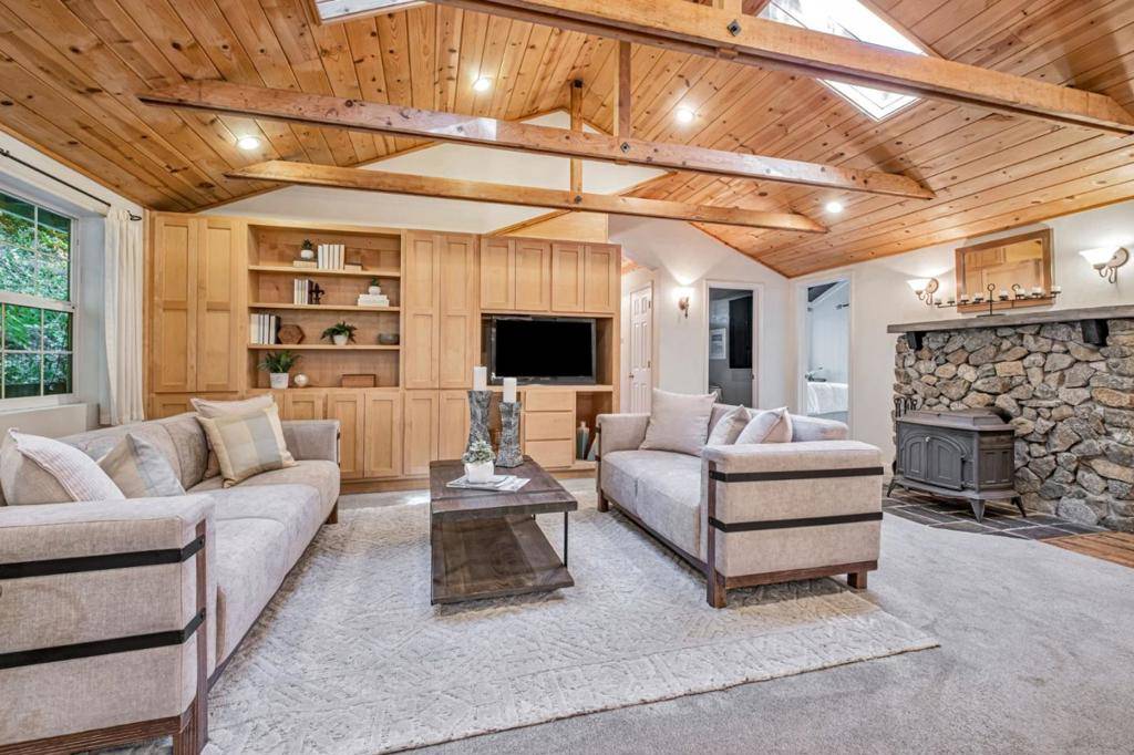 Felton, CA 95018,370 Fall Creek DR
