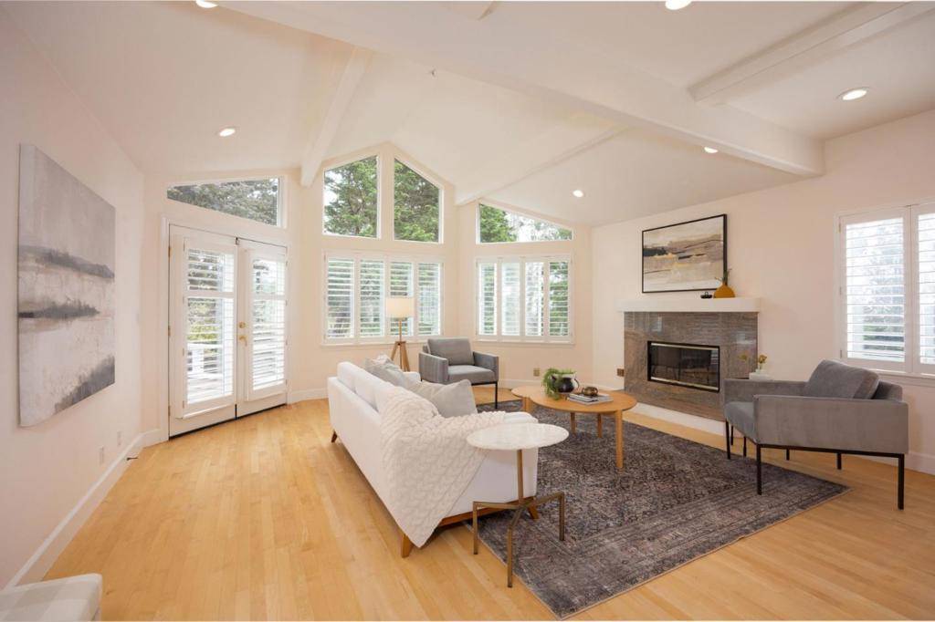 Half Moon Bay, CA 94019,590 Miramar DR