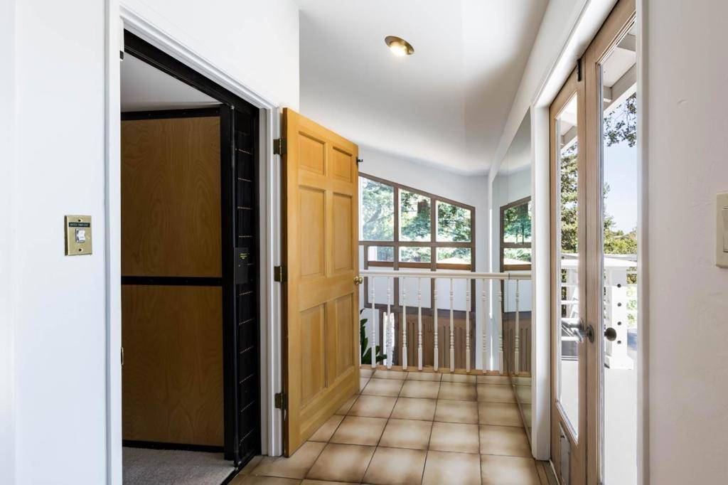 Menlo Park, CA 94025,927 Continental DR