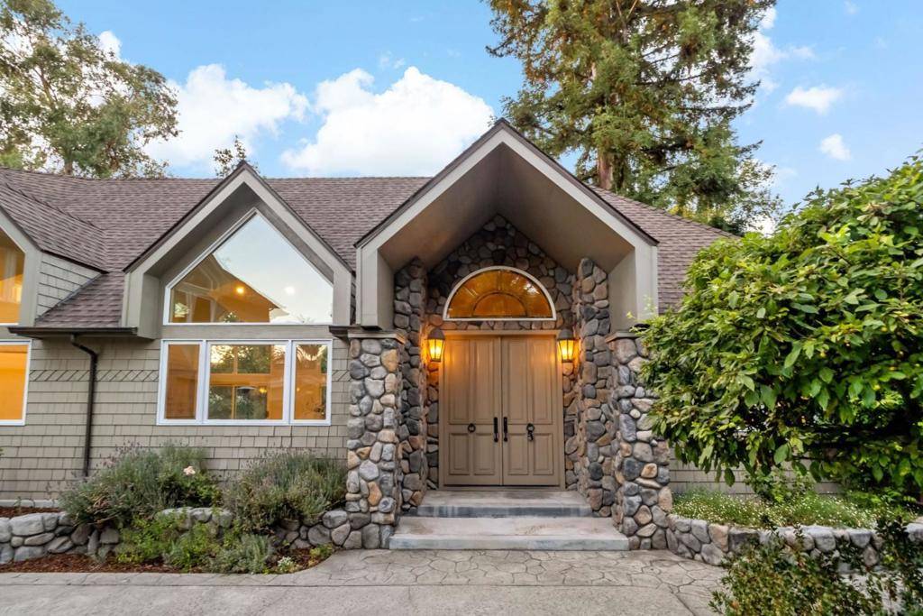 Redwood City, CA 94062,136 Finger AVE