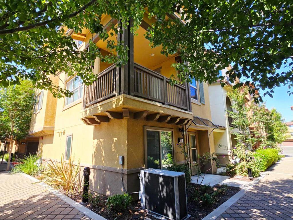Sunnyvale, CA 94085,338 Santa Diana TER