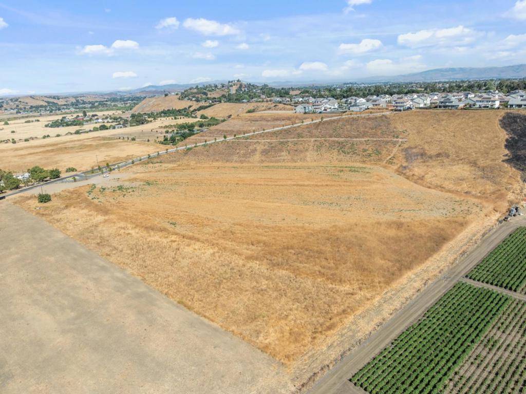 Hollister, CA 95023,4821 Southside RD