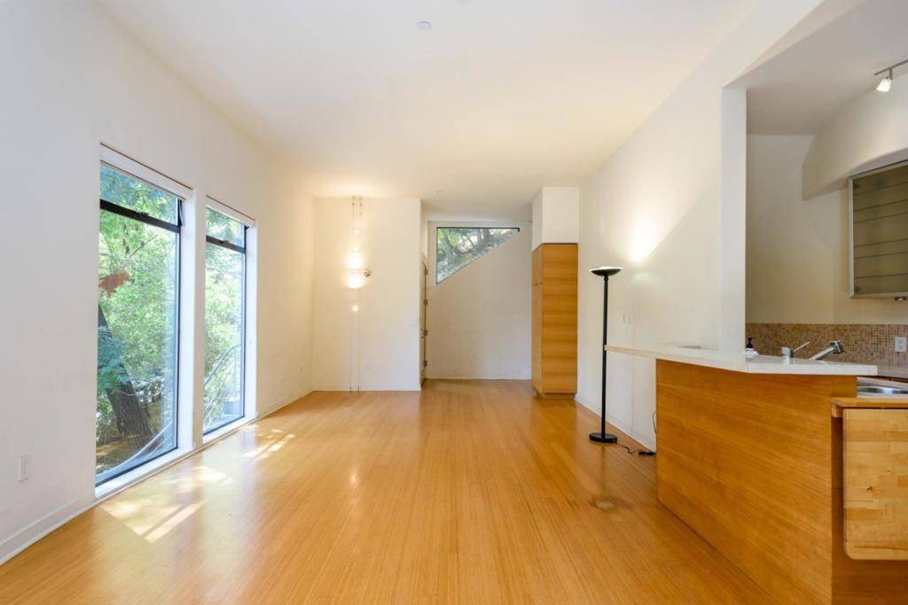 Redwood City, CA 94062,3527 Oak Knoll DR