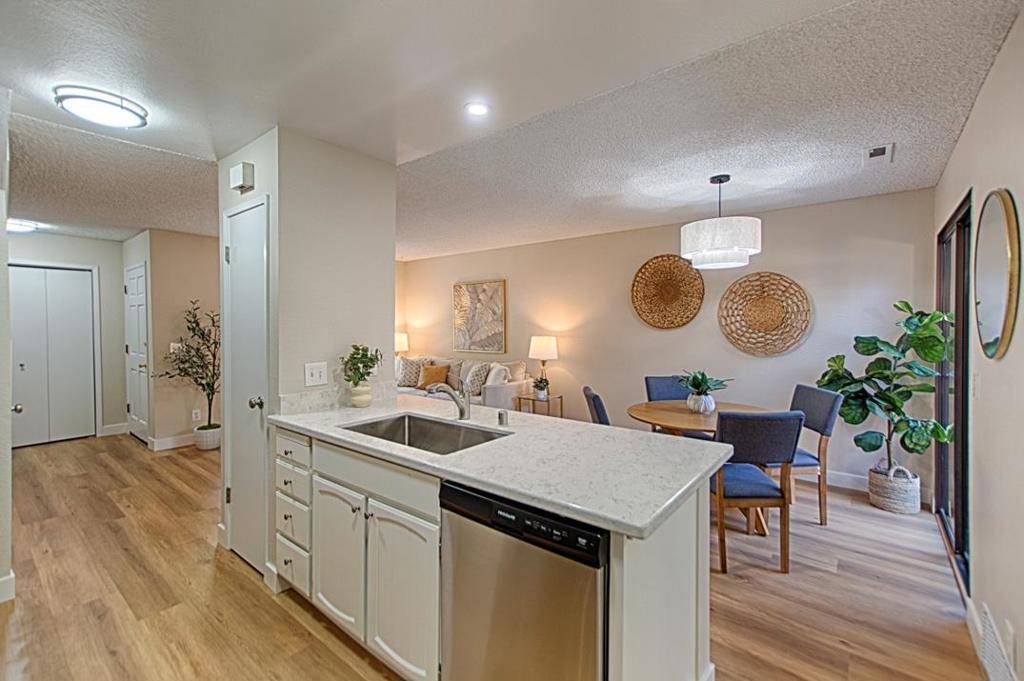 Santa Cruz, CA 95060,168 Peach TER