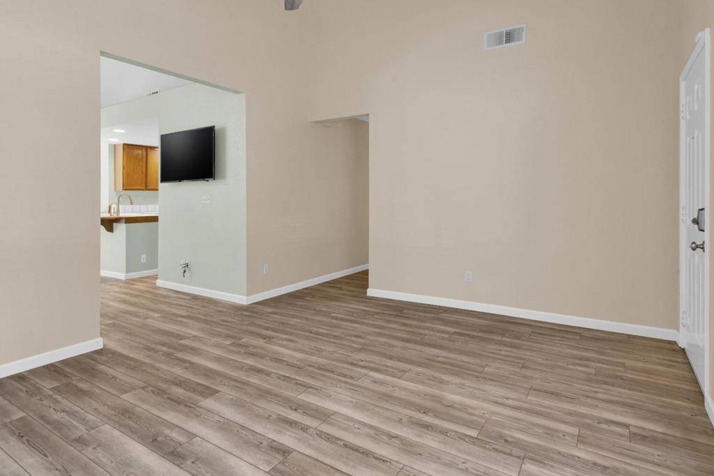 King City, CA 93930,309 Windsor CT