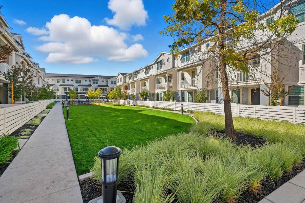 Walnut Creek, CA 94597,186 Oak CIR