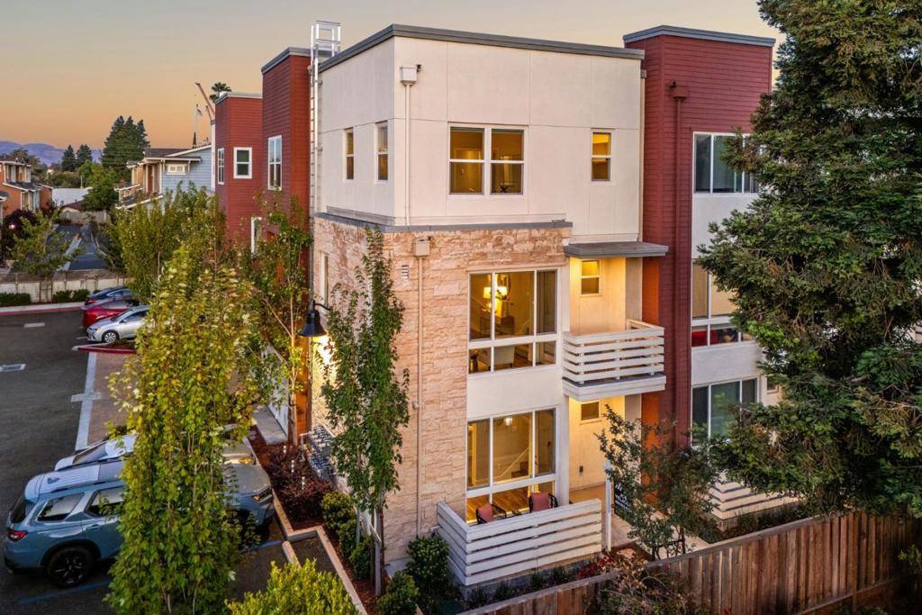 Sunnyvale, CA 94085,417 Santo Domingo TER