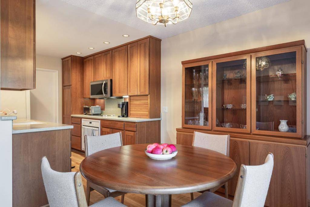 Monterey, CA 93940,1360 Josselyn Canyon RD #40