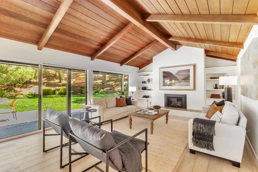 Portola Valley, CA 94028,240 Willowbrook DR