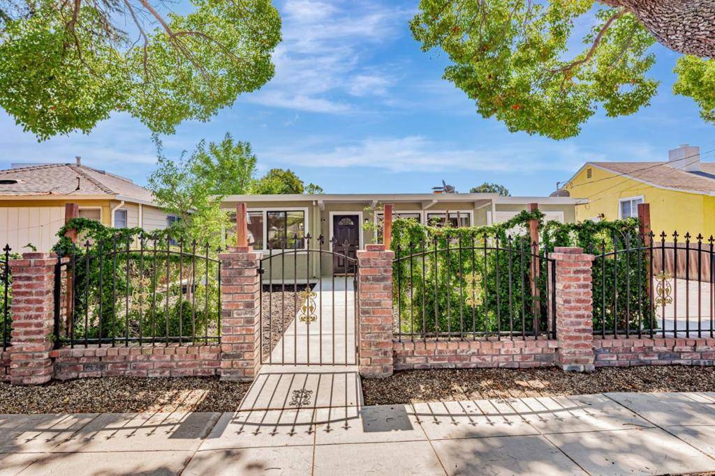 Menlo Park, CA 94025,1312 Carlton AVE