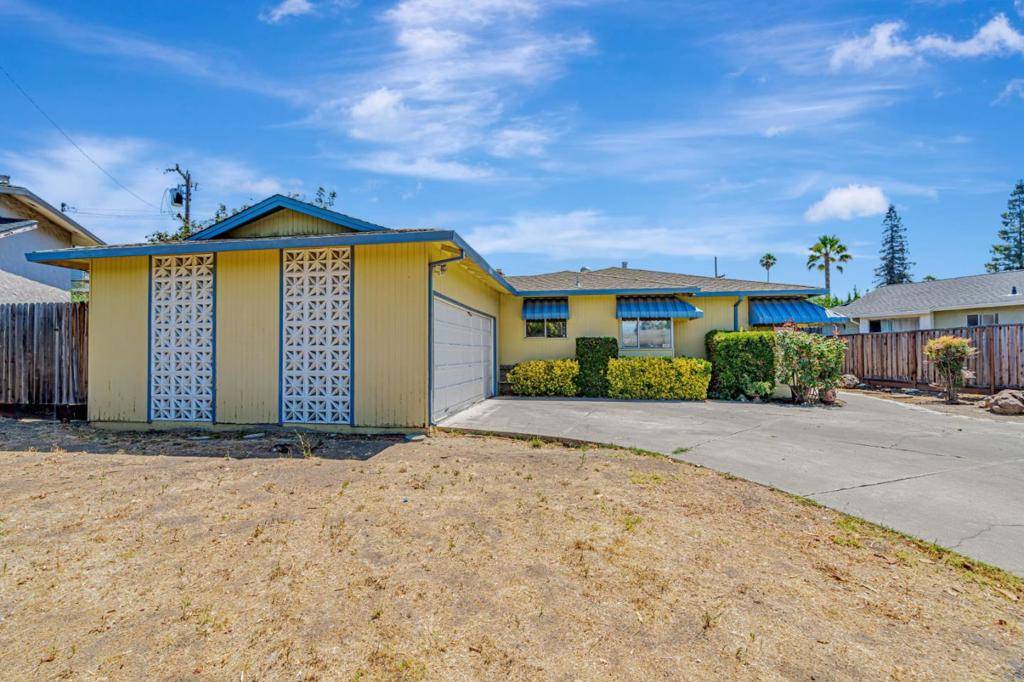 Campbell, CA 95008,390 Lawndale AVE