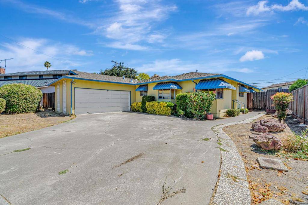 Campbell, CA 95008,390 Lawndale AVE