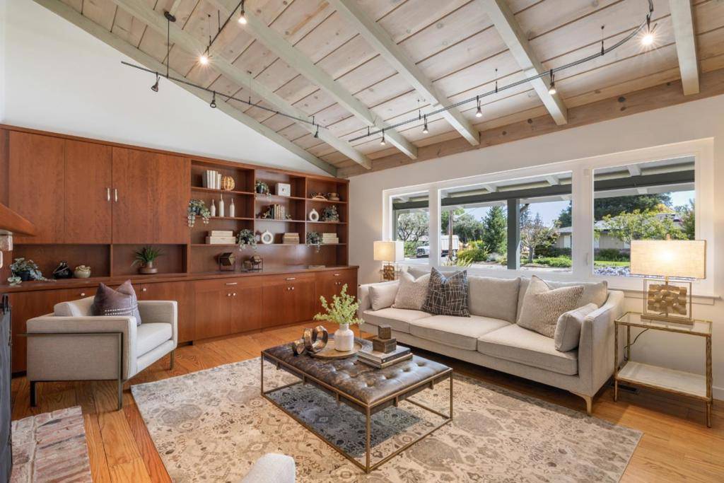 Los Altos, CA 94022,390 Cherry AVE