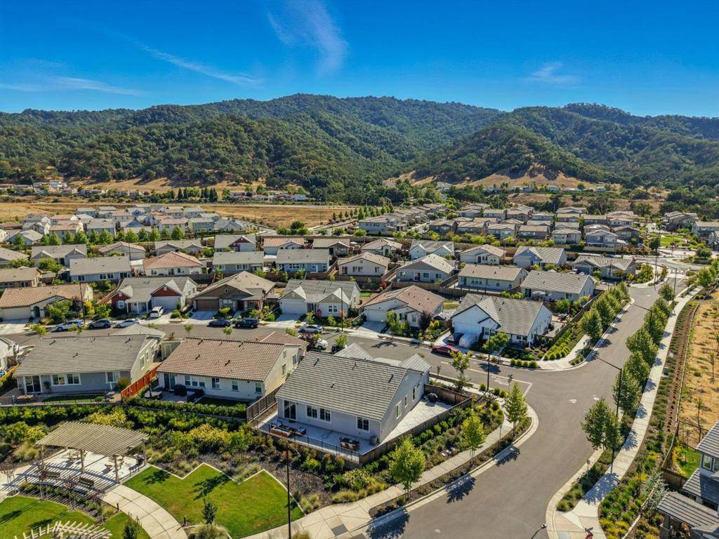 Gilroy, CA 95020,1555 Sawana WAY