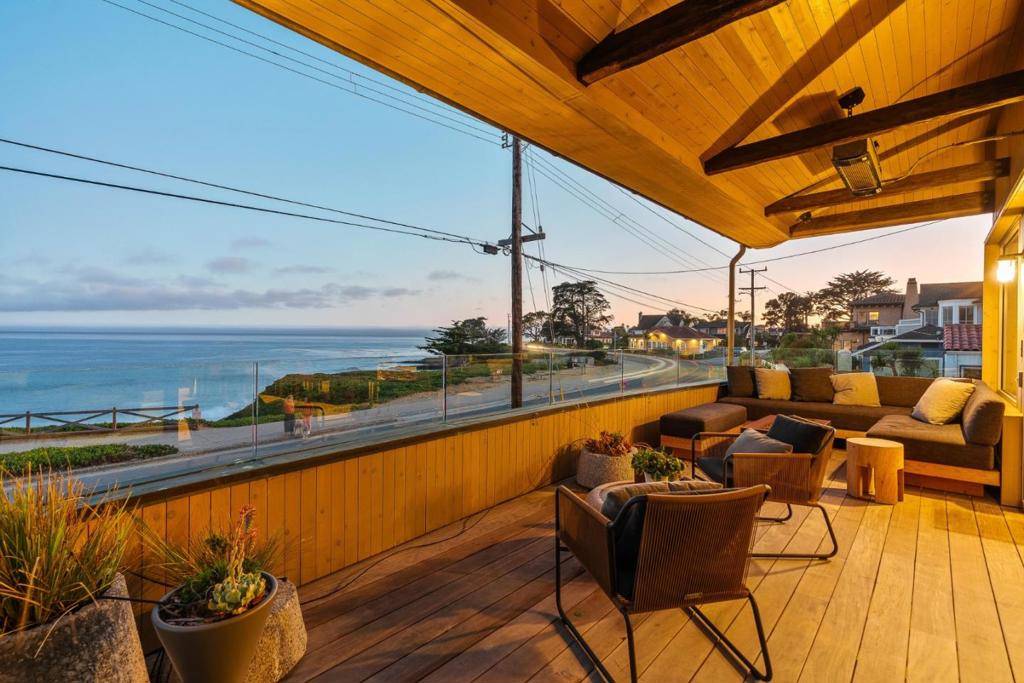 Santa Cruz, CA 95060,1122 W Cliff DR