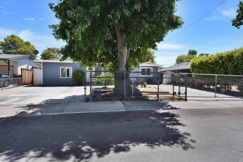 San Jose, CA 95127,14202 Lucian AVE