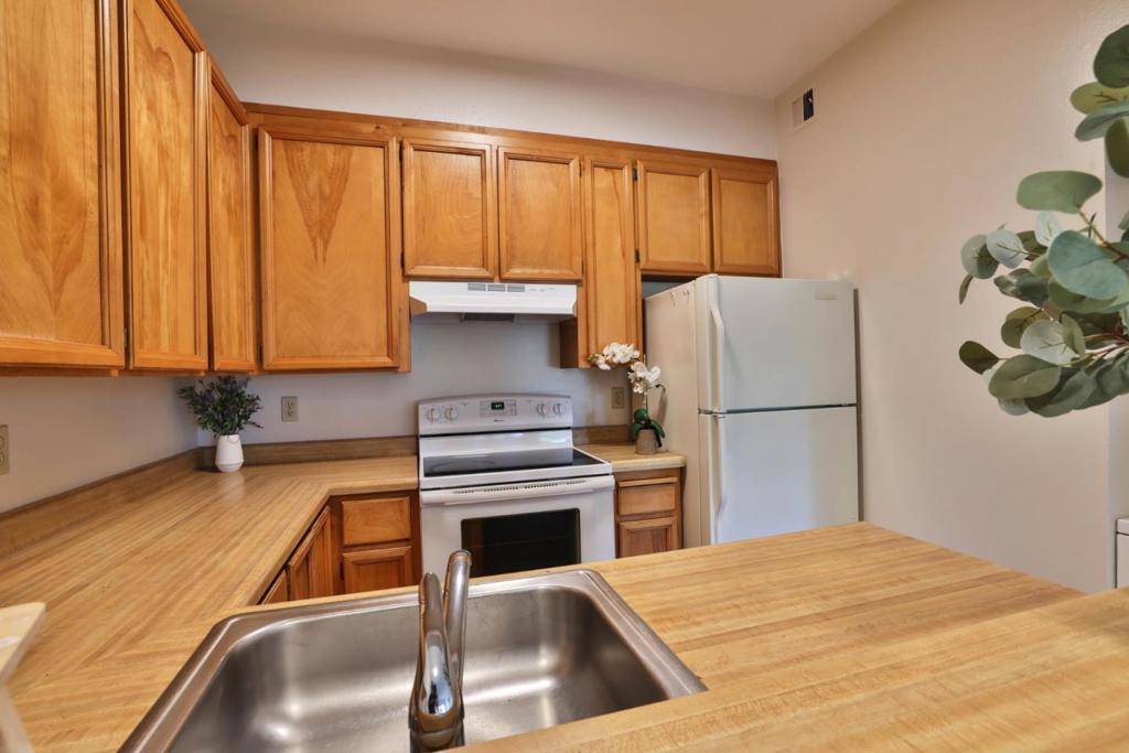San Jose, CA 95129,4691 Albany CIR #126