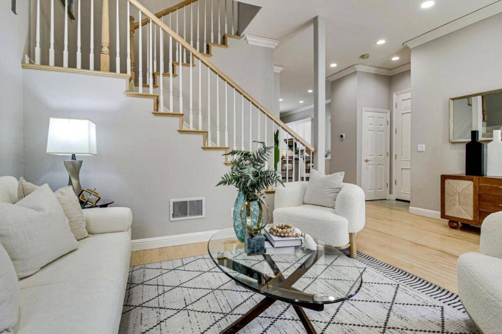 Los Altos, CA 94022,147 Fremont AVE