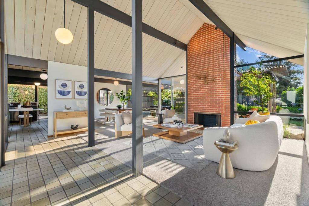 Sunnyvale, CA 94087,1339 Lennox WAY