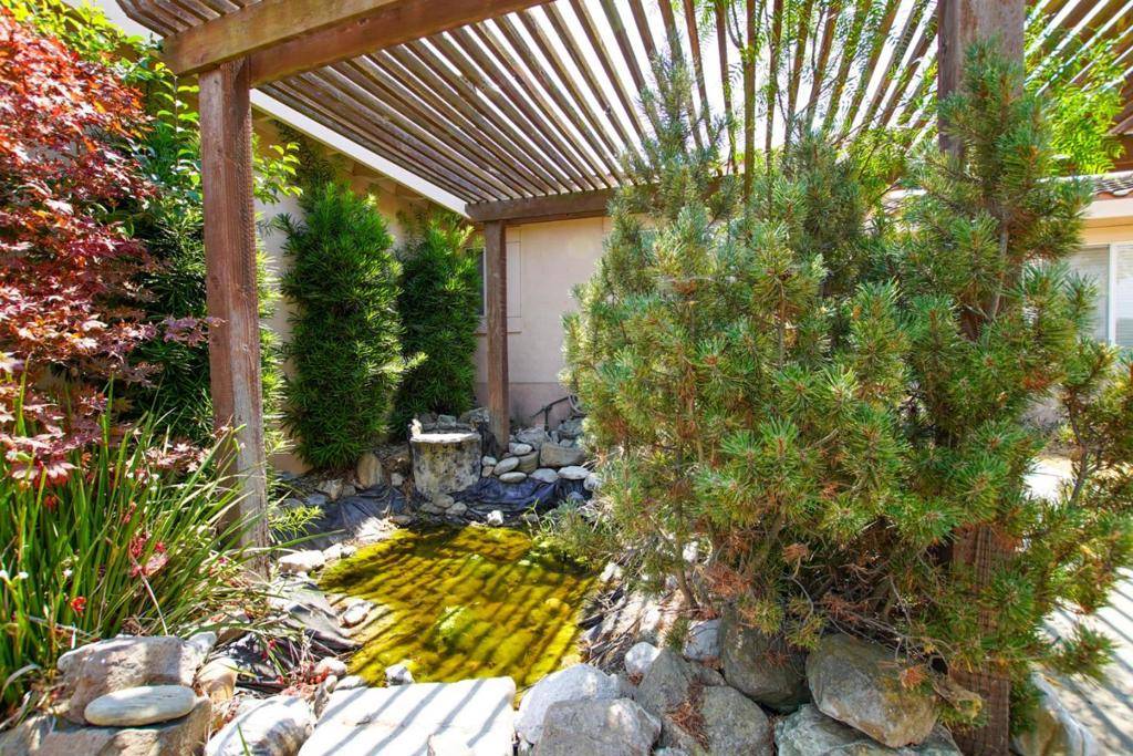 Hollister, CA 95023,6460 Cabernet DR