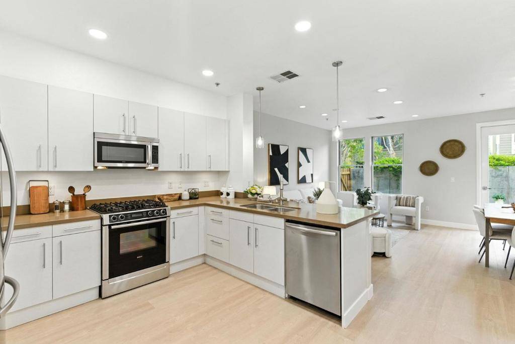 Palo Alto, CA 94303,866 Altaire WALK