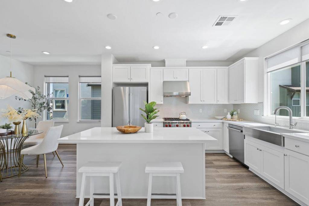 Milpitas, CA 95035,1882 Joshua Tree CIR