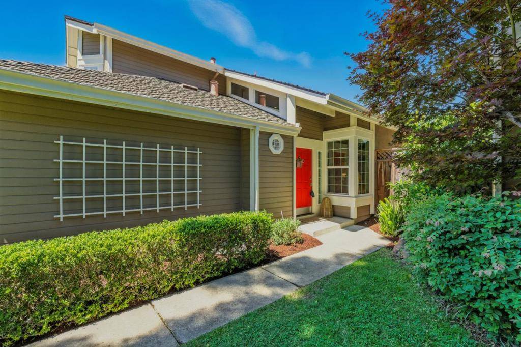 Redwood City, CA 94061,213 Yarborough LN