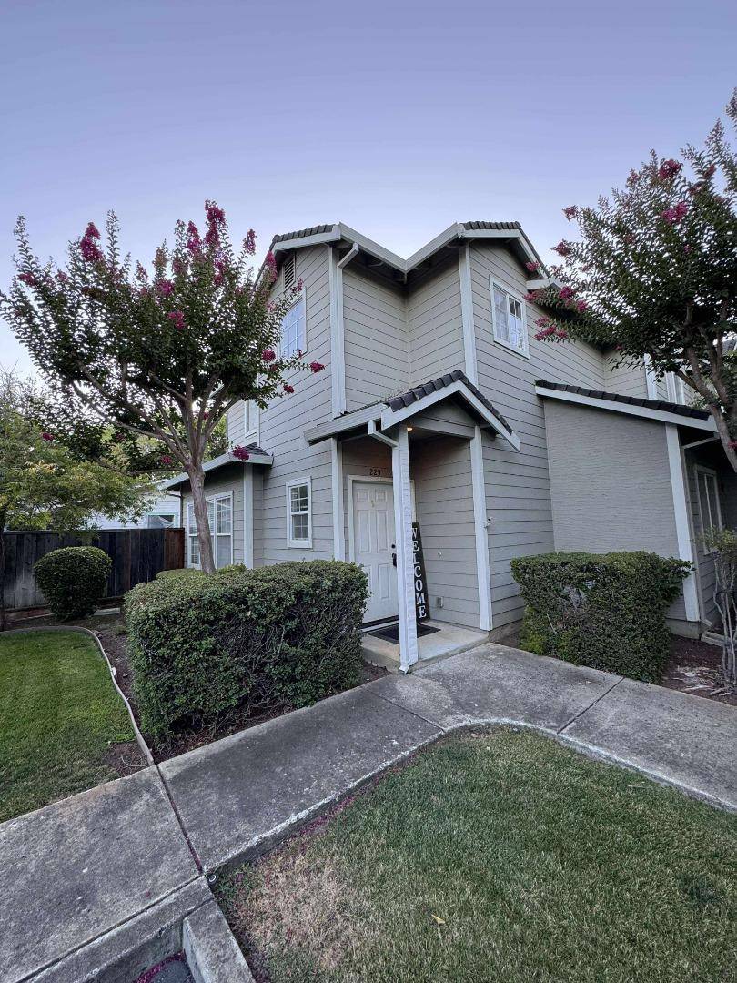 Morgan Hill, CA 95037,225 Spring AVE