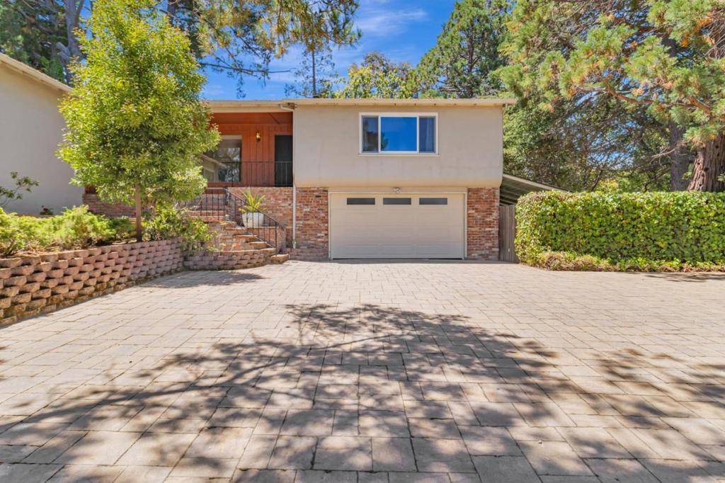 Hillsborough, CA 94010,940 Black Mountain RD