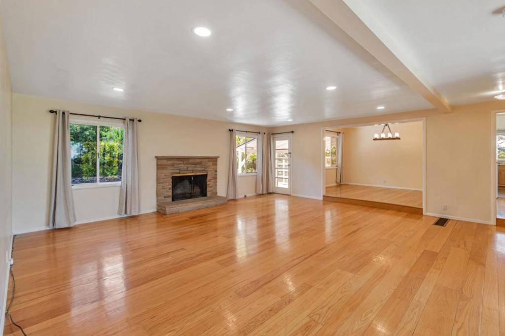Hillsborough, CA 94010,940 Black Mountain RD