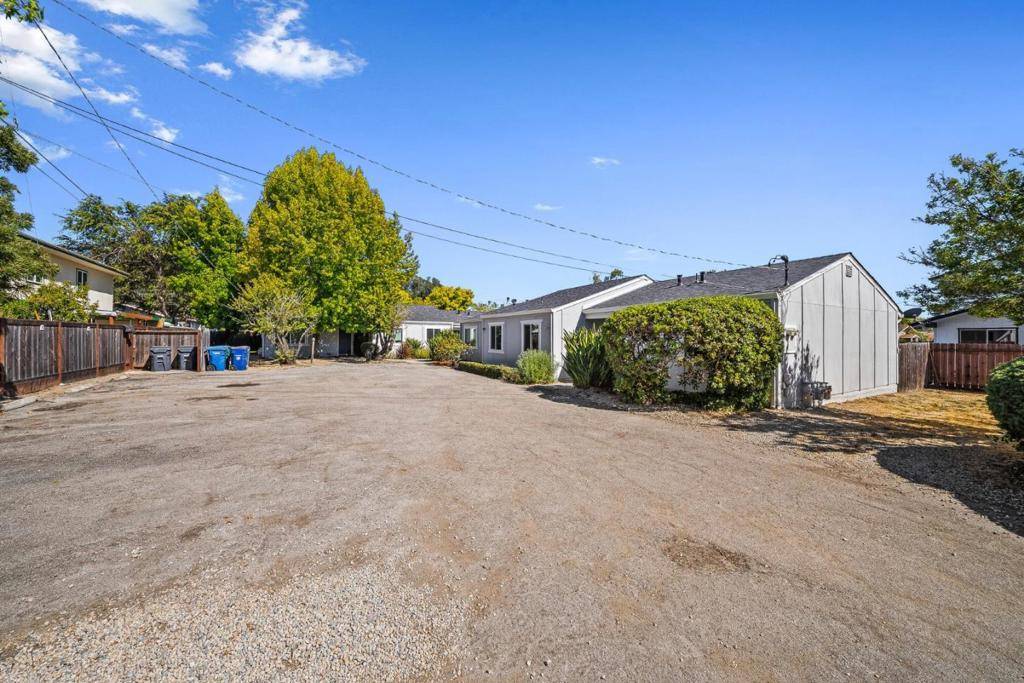 Santa Cruz, CA 95065,3268 Mission DR