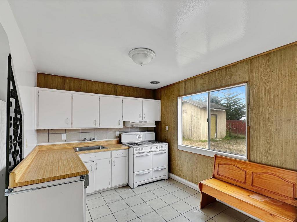 Pacifica, CA 94044,324 Glencourt WAY