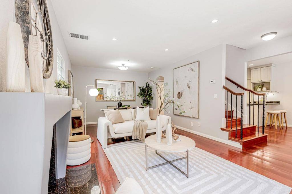 Palo Alto, CA 94301,907 Cowper ST
