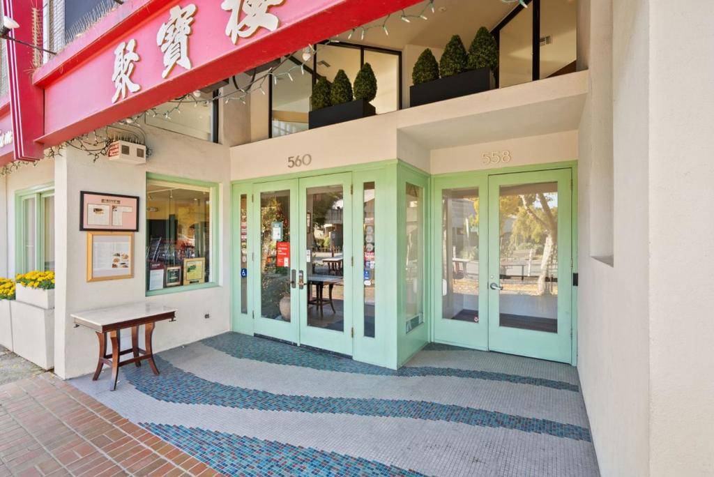Palo Alto, CA 94301,560 Waverley ST