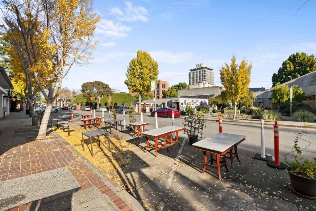 Palo Alto, CA 94301,560 Waverley ST