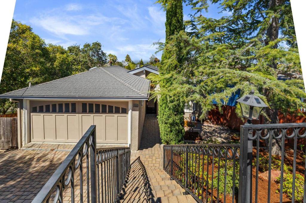 San Carlos, CA 94070,875 Sunset DR