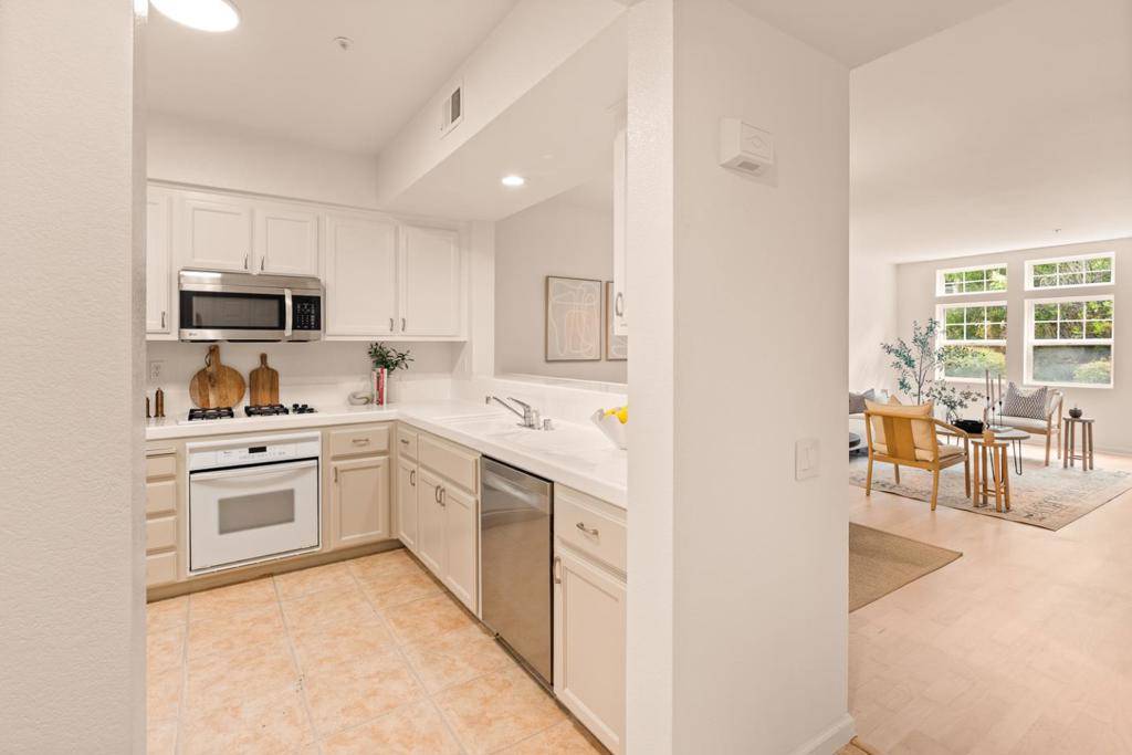 Brisbane, CA 94005,613 Swallowtail CT