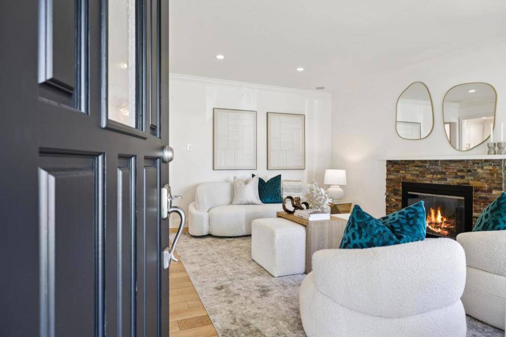 Redwood City, CA 94061,2611 Carson ST