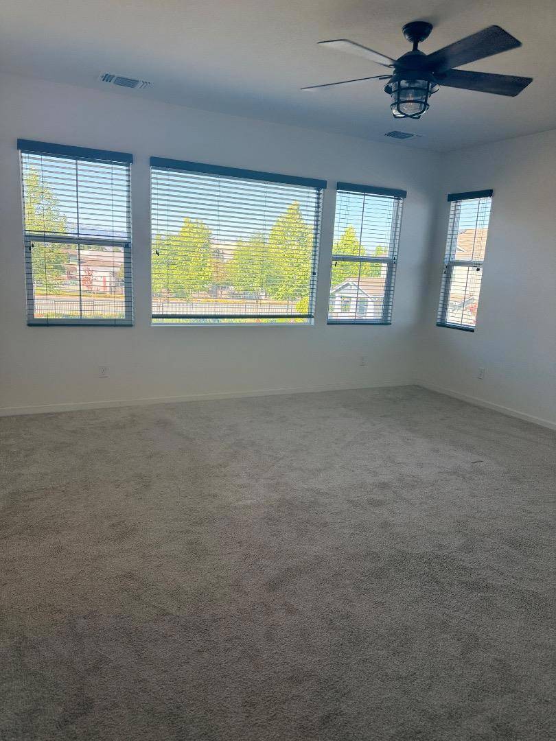 Gilroy, CA 95020,1061 Viognier way