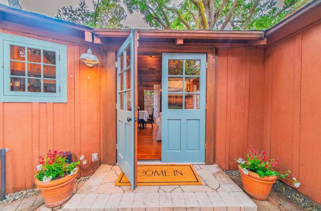 Pacific Grove, CA 93950,1034 Hillside AVE